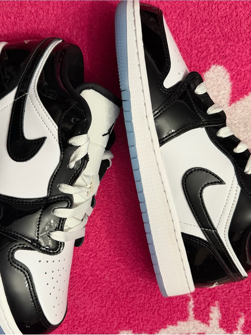 Nike Kids Black and White Low-Top Sneakers with Patent Finish
